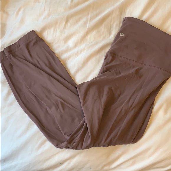 Lululemon leggings size 12 light mauve crop - Picture 1 of 4